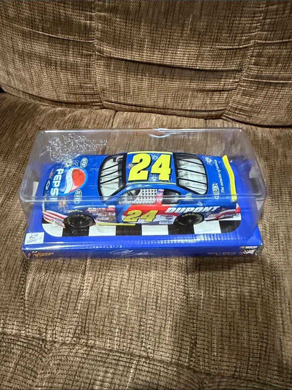Jeff Gordon Pepsi No.24 DuPont Blue NASCAR Diecast Car